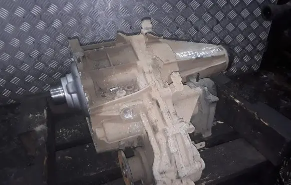 Gearbox transfer box case
