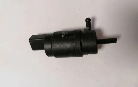 Mercedes-Benz C W203 Windscreen/windshield washer pump 3090179