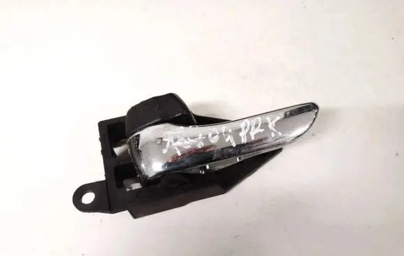 Toyota Avensis Verso Front door interior handle