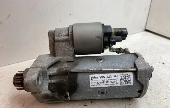 Volkswagen Golf VIII Starter motor 02E911022C