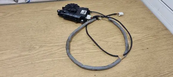 BMW 7 F01 F02 F03 F04 Tailgate/trunk/boot lift motor 51247191213