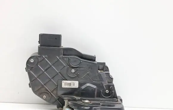 Volvo XC60 Front door lock 30799311