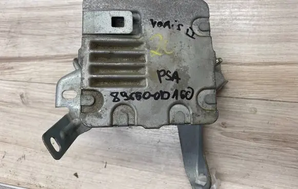 Toyota Yaris Power steering control unit/module 896500D160