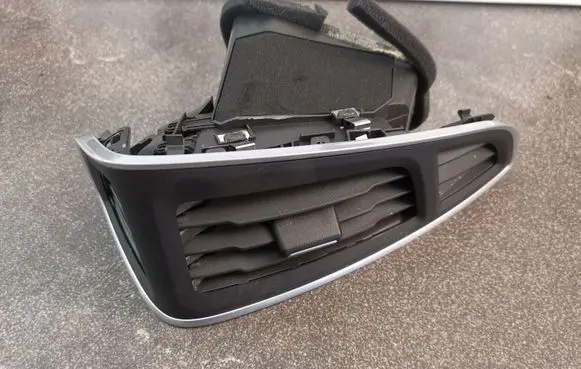 Ford Focus Dashboard side air vent grill/cover trim BM51A018B08CH