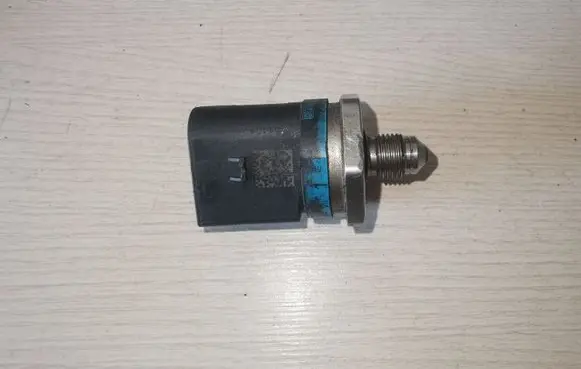 Fuel pressure sensor