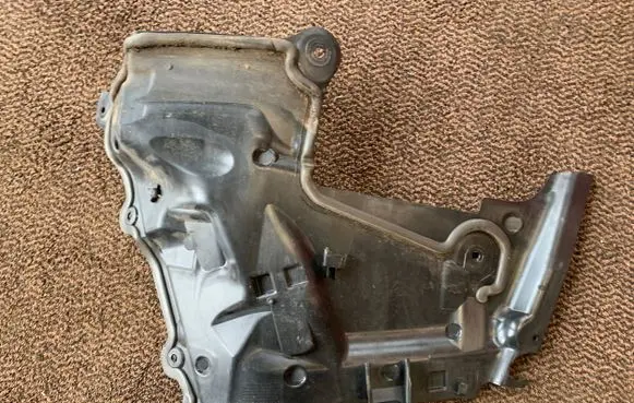 Mercedes-Benz C W205 Other engine bay part A2056205801 2056205801