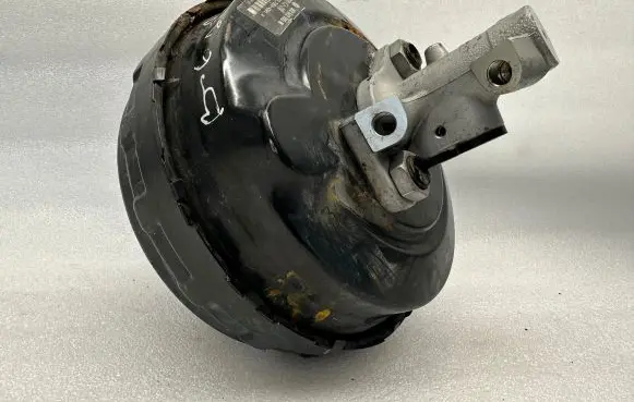 Audi A4 S4 B6 8E 8H Brake booster 8E0612105N