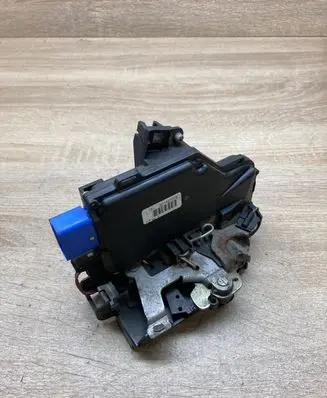 Volkswagen Phaeton Front door lock 3D1837015