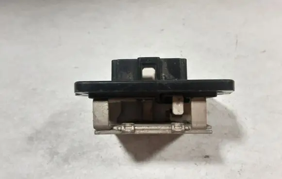 Mazda MPV Heater blower motor/fan resistor 7DS303