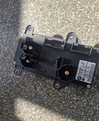 BMW 7 E65 E66 Fuse module 6943489