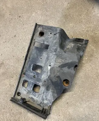 Land Rover Discovery 3 - LR3 Battery tray DWM500021