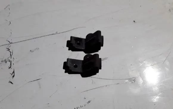 Radiator mount bracket