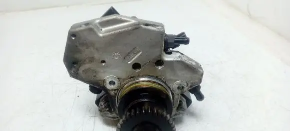 Mercedes-Benz CLS C219 Fuel injection high pressure pump 0445010095