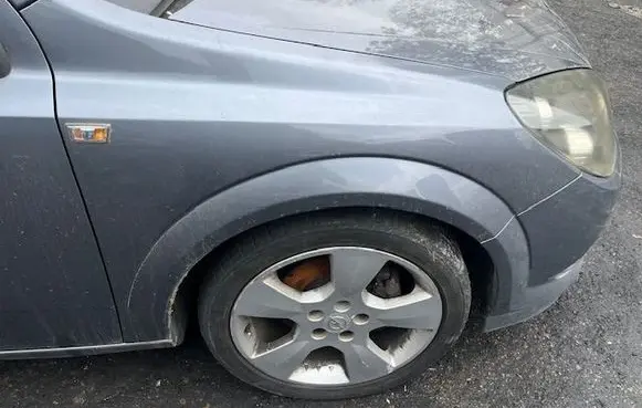 Opel Astra H Fender 