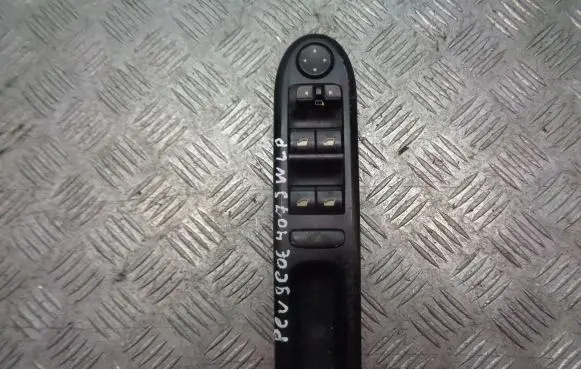 Peugeot 407 Front door window switch trim 96468703