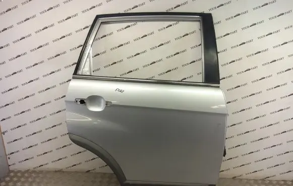 Chevrolet Captiva Rear door