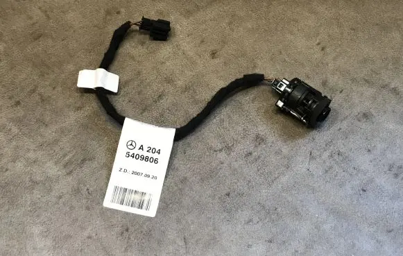 Mercedes-Benz C W204 Oil temperature sensor A2045409806