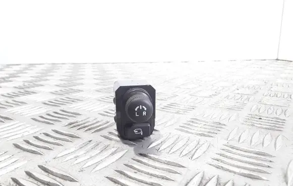 Suzuki SX4 S-Cross Wing mirror switch