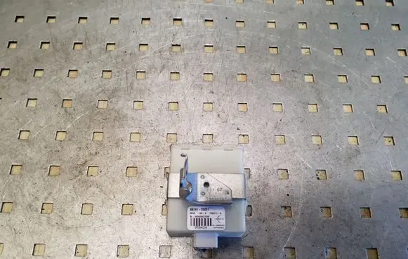 Toyota Avensis T250 Door control unit/module 8974105051 736671A