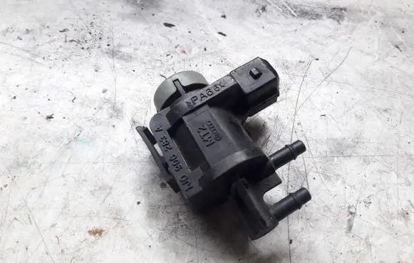 Skoda Octavia Mk2 (1Z) Vacuum valve 1J0906283A