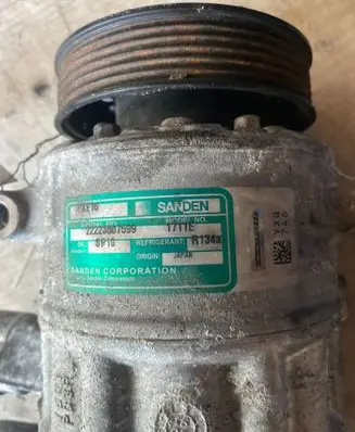 Volkswagen Golf IV Air conditioning (A/C) compressor (pump)