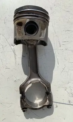 Opel Insignia A Piston with connecting rod