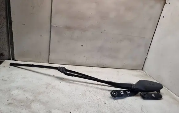 Mercedes-Benz CLS C219 Front wiper blade arm A2118200444