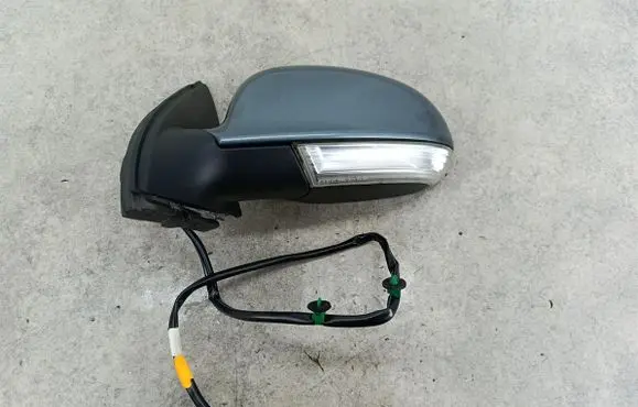 Volkswagen Jetta V Front door electric wing mirror 1K5857933