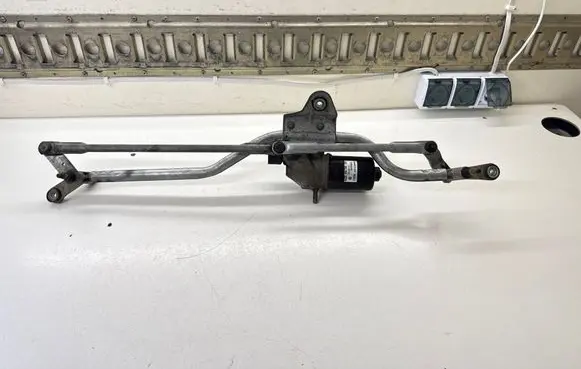 Volkswagen Transporter - Caravelle T5 Front wiper linkage and motor 7E1955113 404780