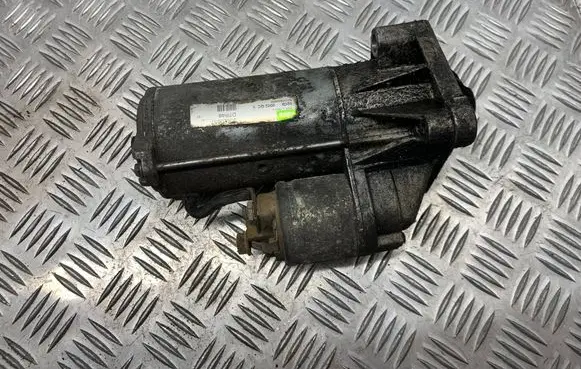 Mitsubishi Carisma Starter motor 8200064465B 30620657 D7R48