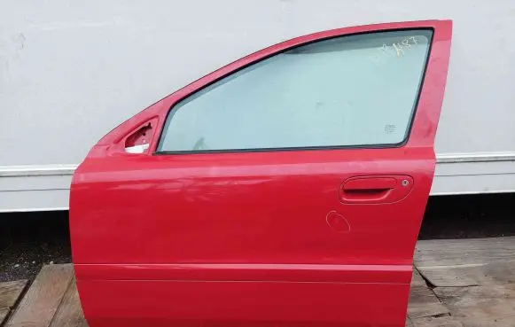 Volvo V70 Front door
