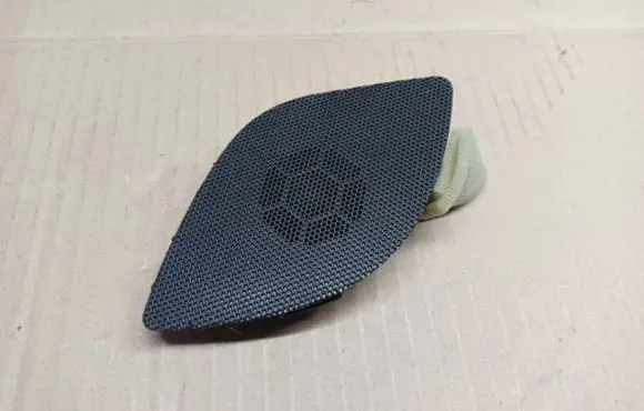 Front door high frequency speaker