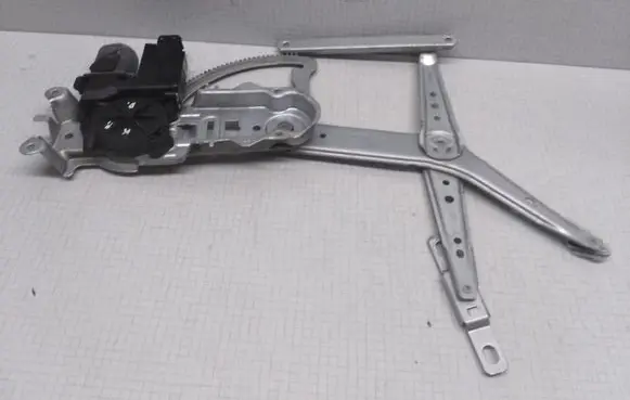 Opel Corsa C Front door window regulator with motor 13173073 114708 13173065LH