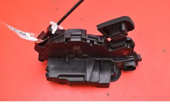 Skoda Fabia Mk3 (NJ) Front door lock 5TB837015C