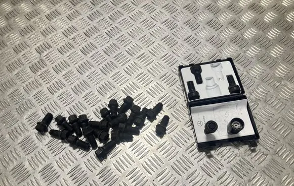 Mercedes-Benz CLA C118 X118 Anti-theft wheel nuts and lock TM19343