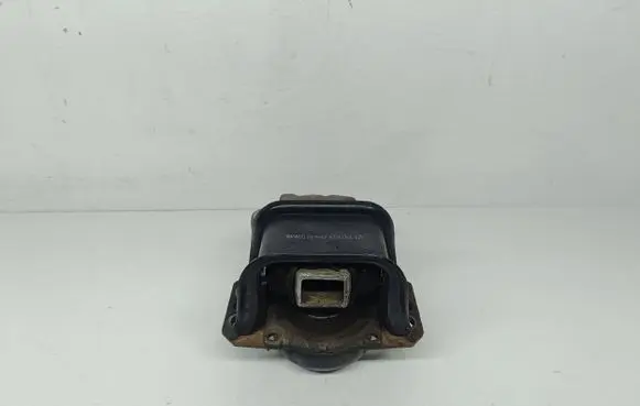 Peugeot 307 Engine mount bracket 62943764