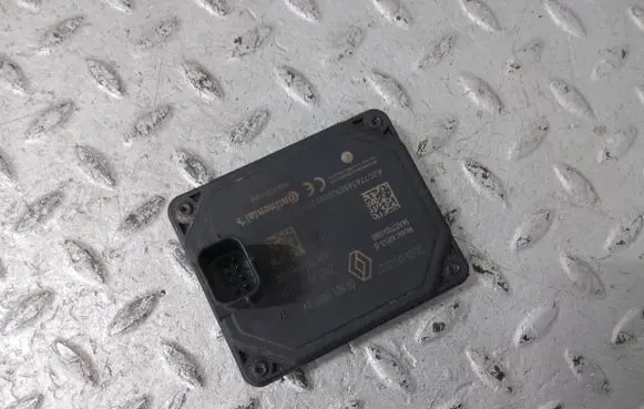 Dacia Sandero III Distronic sensor radar 285J90129R 284476670R