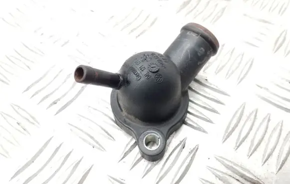 Skoda Octavia Mk3 (5E) Engine coolant pipe/hose 04L121131J