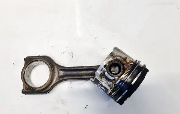 Citroen Xsara Picasso Piston with connecting rod