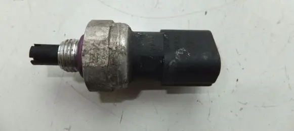Mercedes-Benz E W211 Sensor A2038300472 2038300472