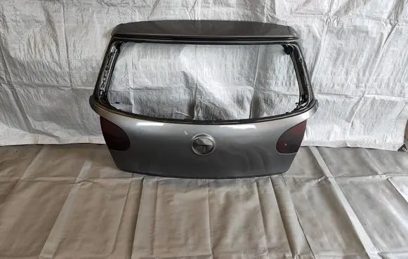 Volkswagen Golf V Tailgate/trunk/boot lid 1K6827159