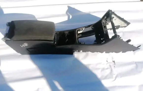 Volkswagen PASSAT B6 Armrest 3C1863241BG