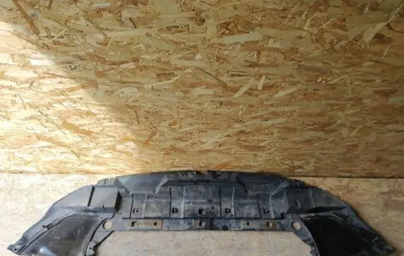 Volvo XC40 Rear bumper underbody cover/under tray 31449349