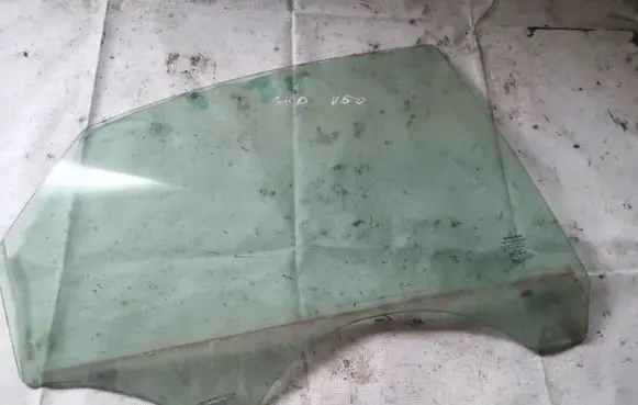Volvo V50 Rear door window glass as2