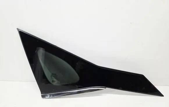 Nissan Qashqai J12 Rear side window 833016UA1A