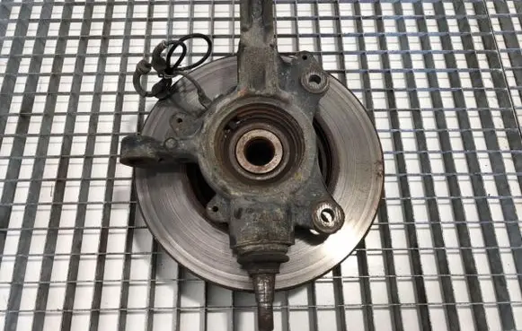 Opel Movano B Front wheel hub spindle knuckle