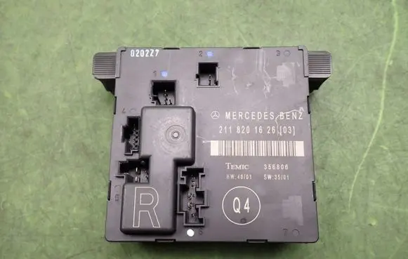 Mercedes-Benz E W211 Door control unit/module 2118201626