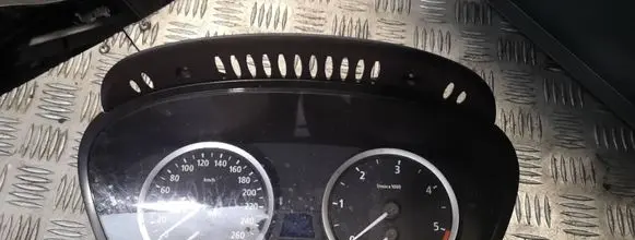 BMW 5 E60 E61 Speedometer (instrument cluster) 62116983153