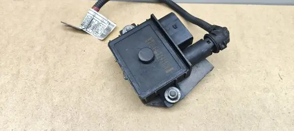 BMW 3 E90 E91 Glow plug pre-heat relay 7798000