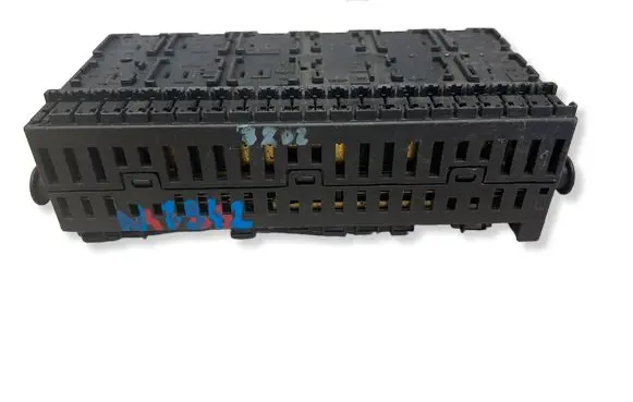 Volkswagen Golf III Fuse box set 357937039